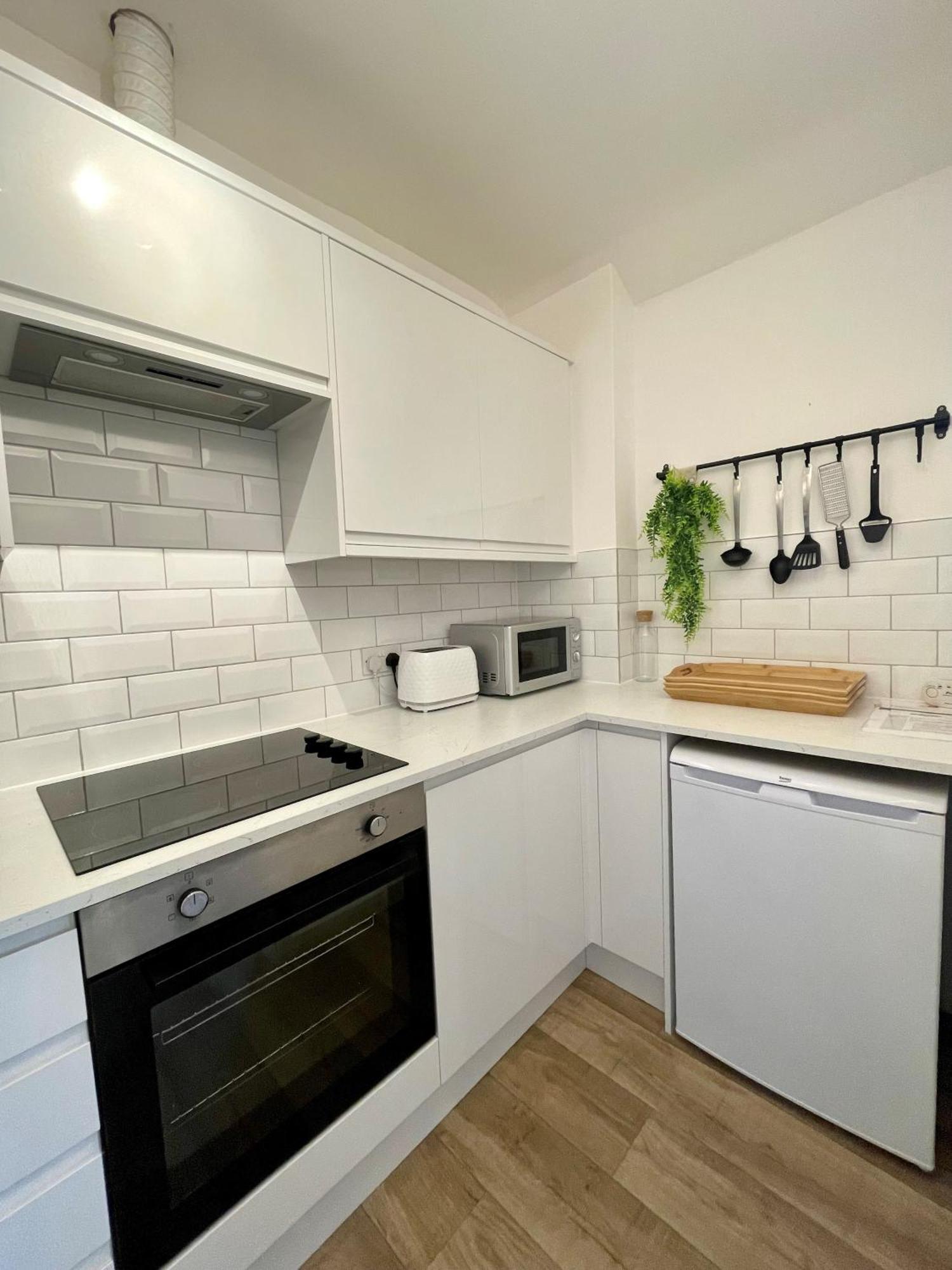 Central, Modern Apartment บอร์นมัธ ภายนอก รูปภาพ